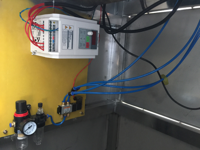 داخل آلات تغطية الروب.jpg