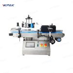 معدات وضع الملصقات ذاتية اللصق على الزجاجات الدائرية الصغيرة الأوتوماتيكية على سطح الطاولة