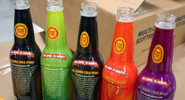 shrinkage labeler equipment for water bottles تشوه الأكمام المنكمشة لعنق الزجاجة 1.jpg