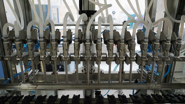 آلات التعبئة الجاذبية.jpg