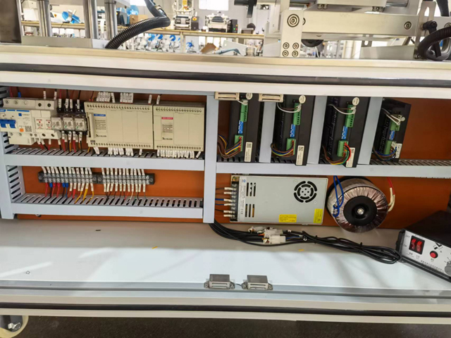 خزانة كهربائية.jpg