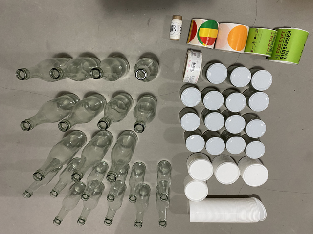 زجاجات لفات ملصقات الأغطية عينات.JPG