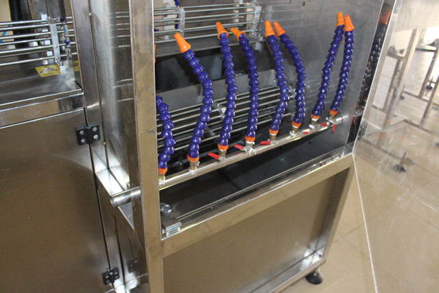 ماكينة غسيل البرطمانات (2).JPG