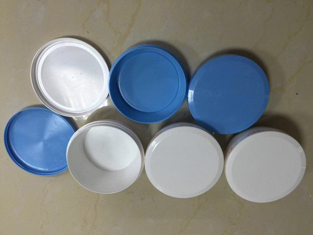 عينات من الزجاجات لوضع العلامات على الأغطية (10).jpg