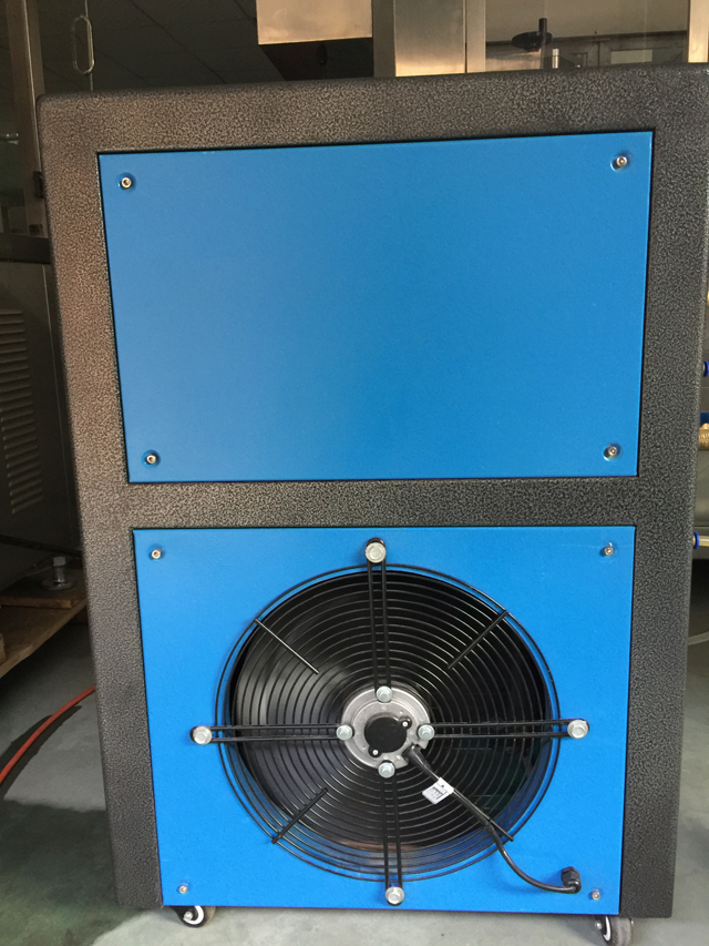 مبرد لآلات تعبئة وختم الأنابيب