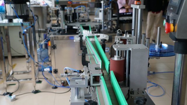 تعبئة وتغطية ووضع العلامات.jpg