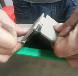 دبوس لمانع تسرب التوصيل.jpg