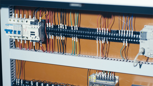 لوحة الكترونية.jpg