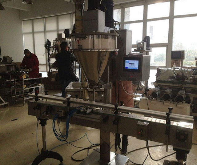 touch screen controlling system auger filler semi automatic مصنع حشو الدقيق.jpg