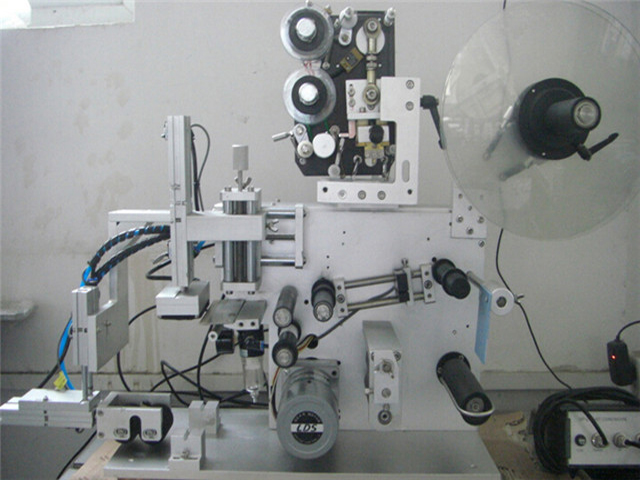 electric wire labeling machinery وسم الأسلاك الكهربائية.jpg