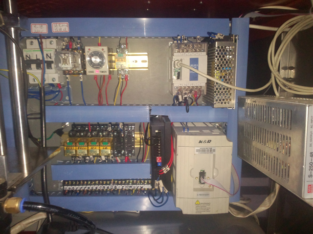 relays for filling sealing machines آلات تعبئة وختم أنابيب الألومنيوم من الداخل.jpg