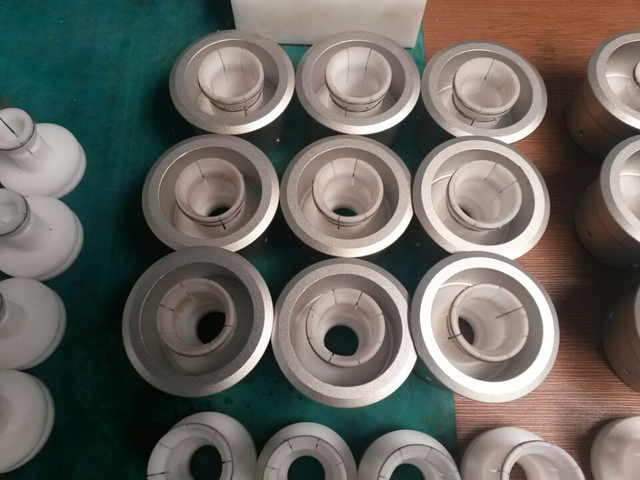 حامل الأنابيب.jpg