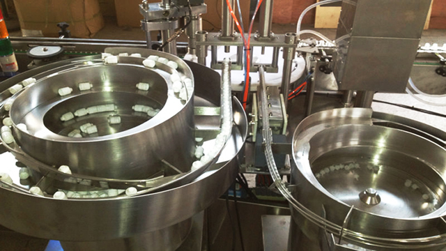 خط تعبئة السائل الإلكتروني.jpg