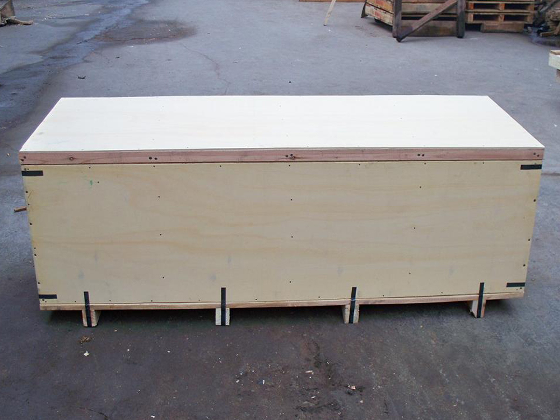 wooden case packaging machinery before shipping صندوق خشبي لآلات التعبئة.jpg