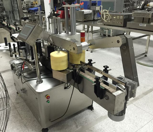 double side bottle labeling equipment معدات وسم الزجاجات ذات الوجهين