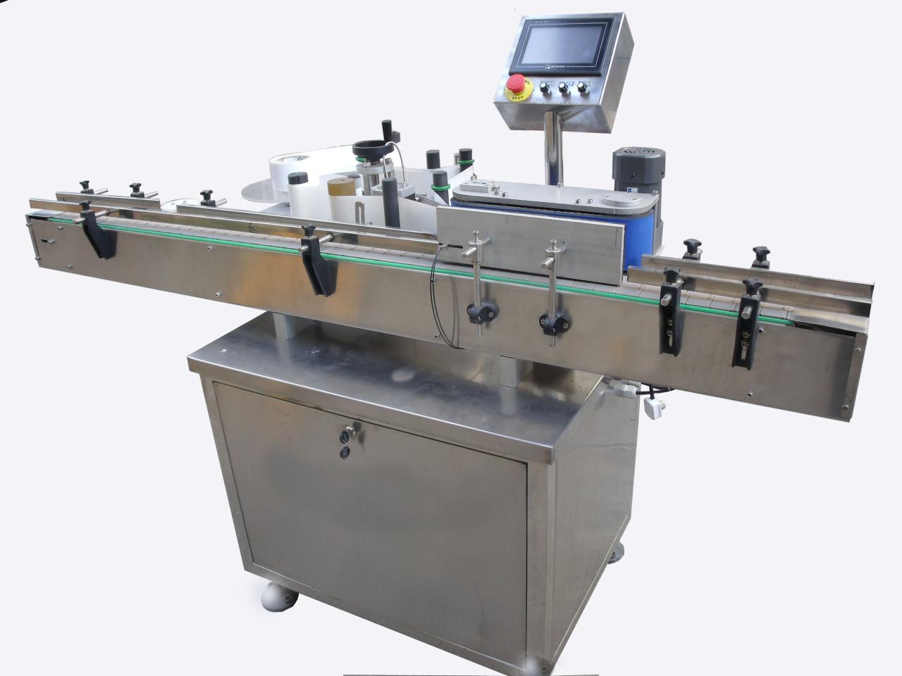 automatic vertical labeling equipment آلة وضع العلامات غير اللاصقة على السوائل الإلكترونية أوتوماتيكية.jpg