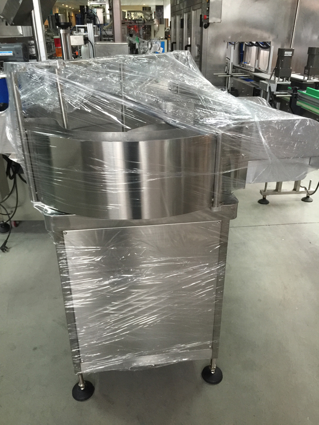 طاولات الزجاجات.jpg