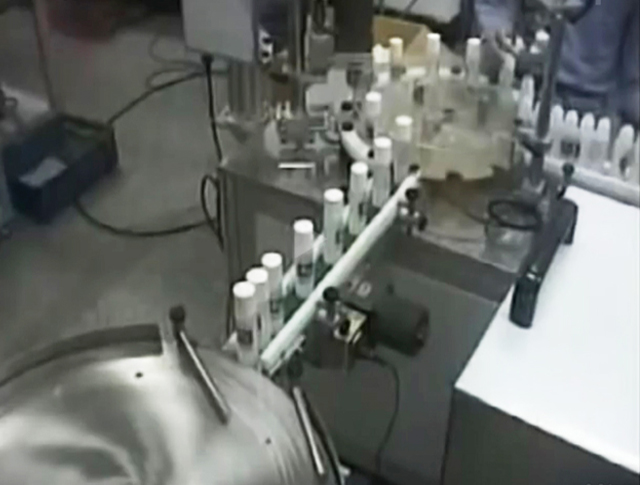 آلات التعبئة والتغطية.jpg