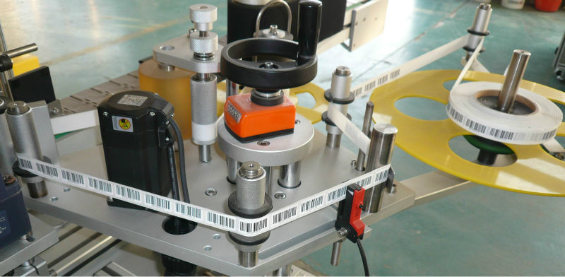 ماكينة لصق ملصقات ذاتية اللصق من الجانبين لأعلى ولأسفل