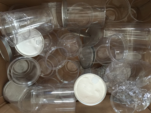 عينات علب من العميل.jpg