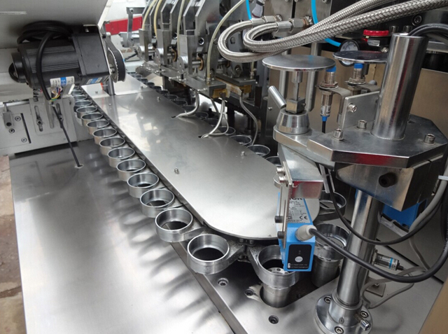 لوحة عمل لحشو وختم الأنابيب.jpg