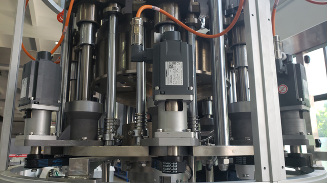 8 مسامير غطاء.jpg