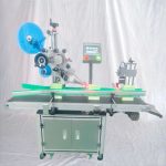 آلة لصق ملصقات زوايا صناديق الكرتون الصغيرة الخطية