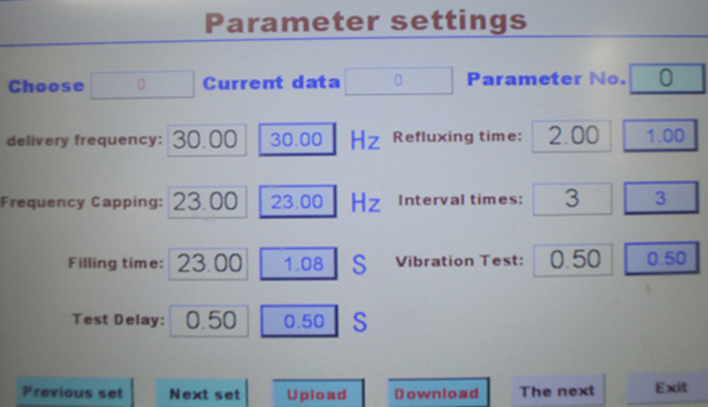 automated capping machine with touch screen controlling system آلة تغطية الشاشة التي تعمل باللمس.jpg