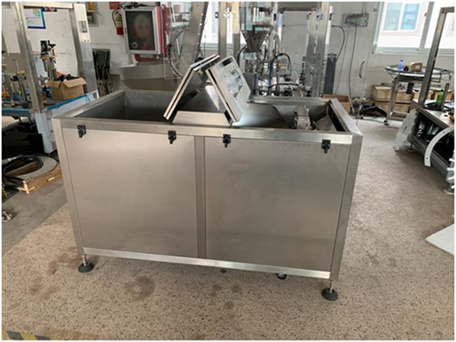 فك رموز الزجاجات.jpg