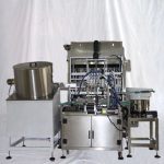 ماكينة تعبئة وتغطية عبوات صغيرة من زيت العناية بالشعر أحادية الكتلة