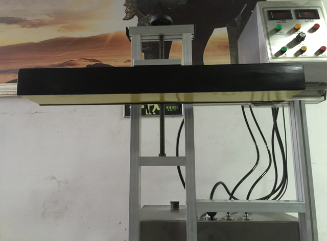 آلات ختم الحث بالتبريد المائي.jpg