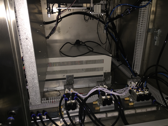 صناديق كهربائية لتعبئة أنابيب معدات الختم.jpg