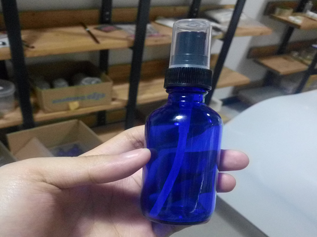 زجاجات الزيوت العطرية.jpg