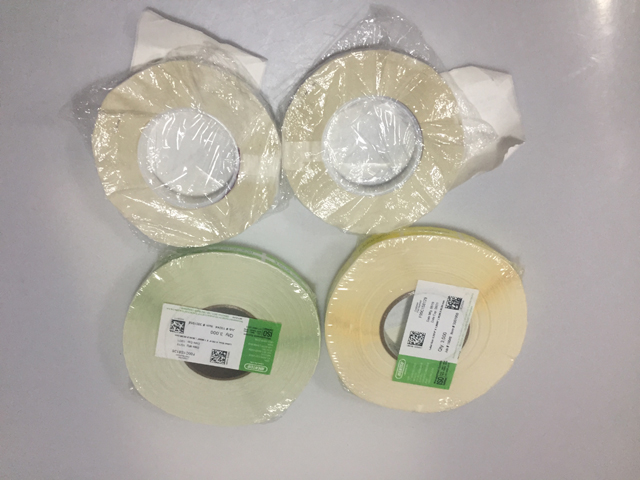 لفات ملصقات لآلة وضع الملصقات مع رمز الاستجابة السريعة.jpg