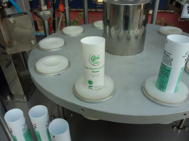 tubes for filling sealing حشو وختم الأنابيب للكريمة.jpg