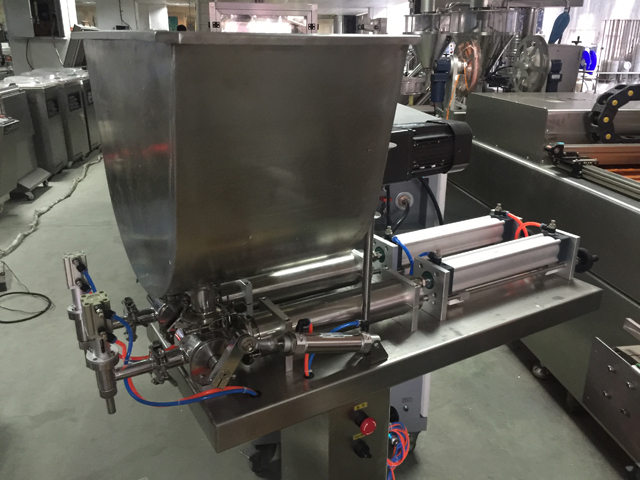 فوهات آلة التعبئة العمودية.JPG