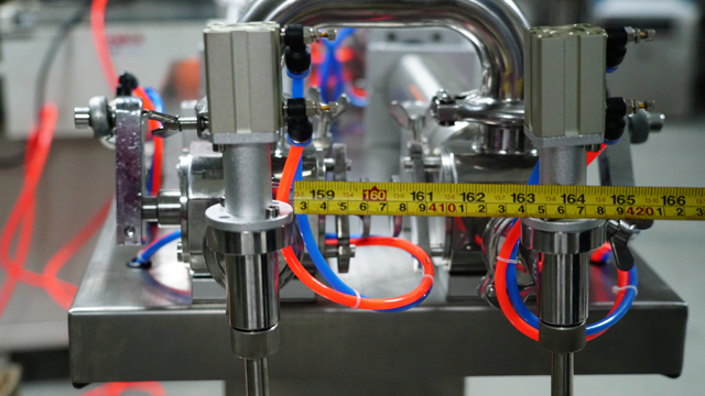 stainless steel connection part for whole filling machines ماكينة تعبئة من الفولاذ المقاوم للصدأ.jpg