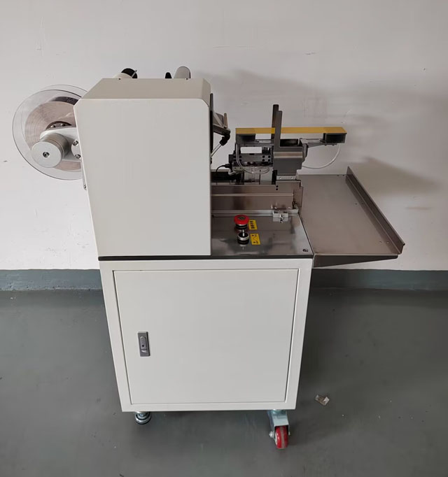 ملصق تعبئة طعام الكلاب (5).jpg