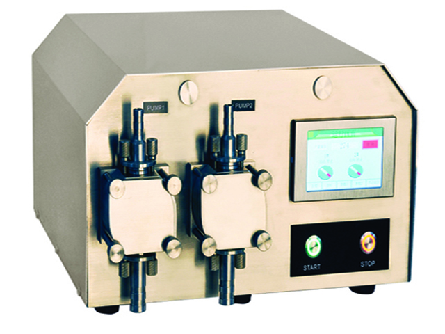 معدات تعبئة مضخة ذات رأسين.jpg