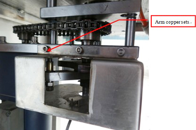 arm copper from capping screw capper equipment مجموعة ذراع النحاس من ماكينة التغطية.jpg