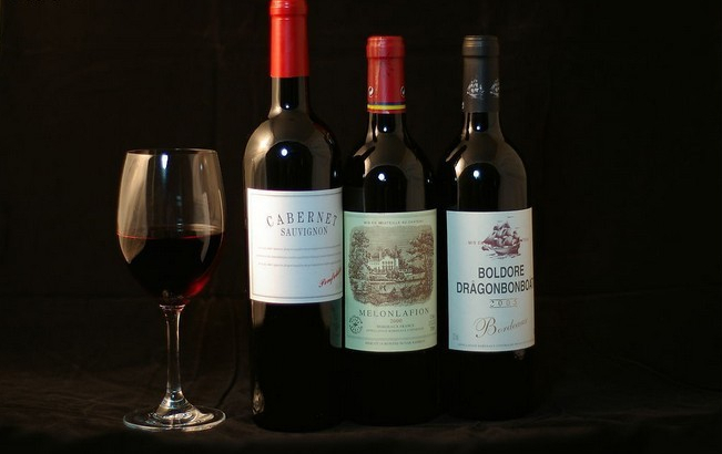 bottles glass for red wine زجاجة نبيذ زجاجية.jpg
