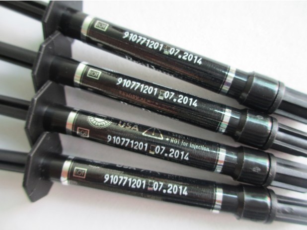 labeling printer machine for syringes طباعة ملصقات الحقنة.jpg