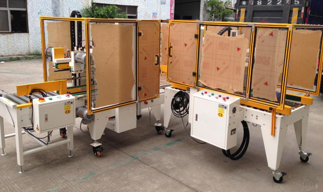 آلات الختم في المصنع.jpg