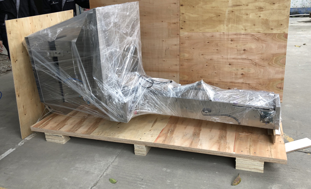 رفع أغطية الصناديق الخشبية