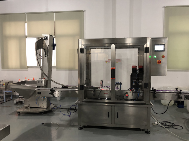 غطاءات برطمانات مستحضرات التجميل.JPG