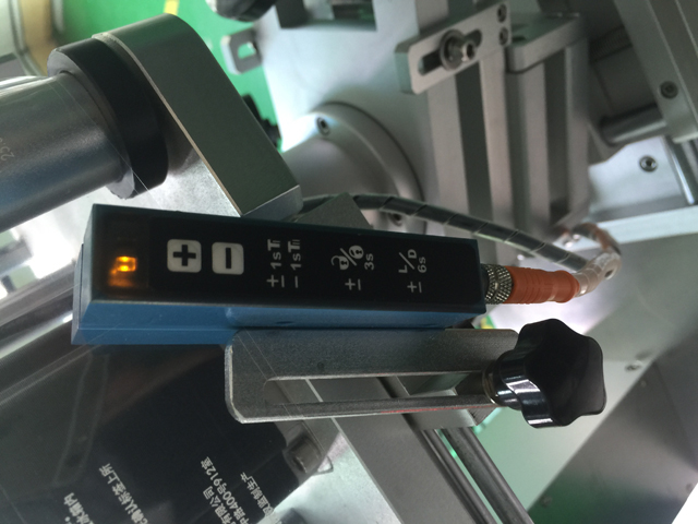 مستشعر لكشف العلامات شفاف.jpg